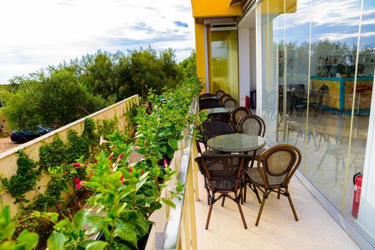 Hotel Orange Dhërmi Kültér fotó