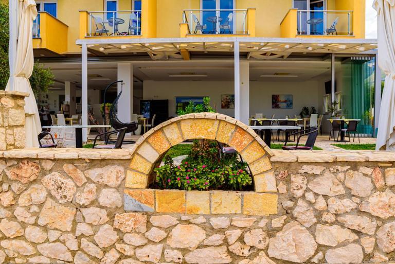 Hotel Orange Dhërmi Kültér fotó