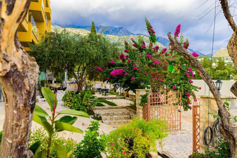 Hotel Orange Dhërmi Kültér fotó