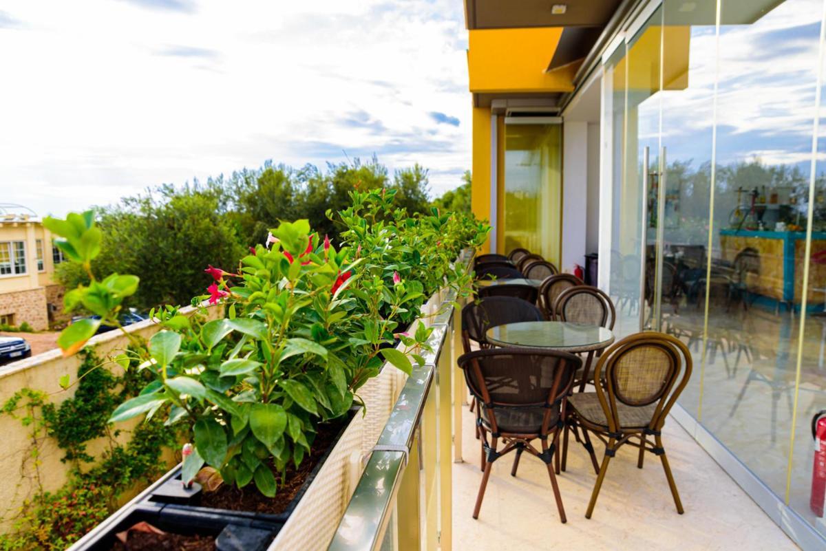 Hotel Orange Dhërmi Kültér fotó