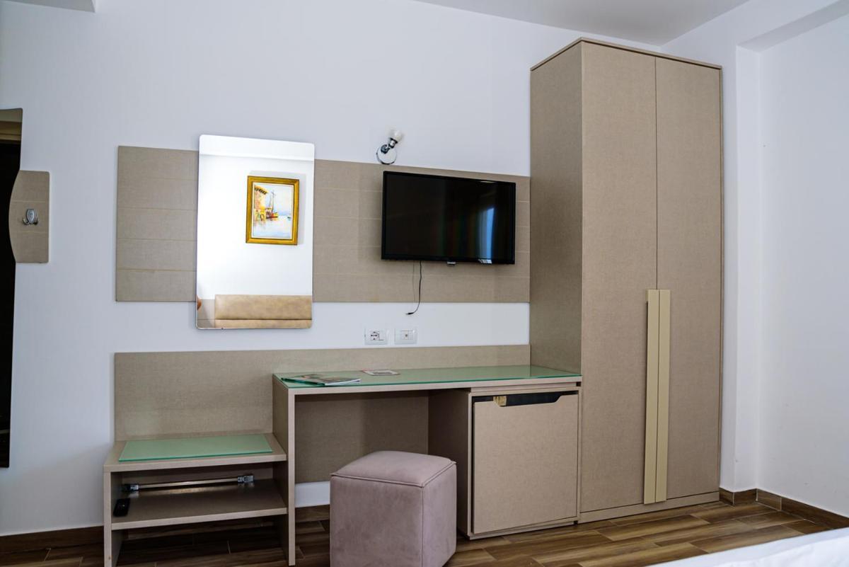 Hotel Orange Dhërmi Kültér fotó