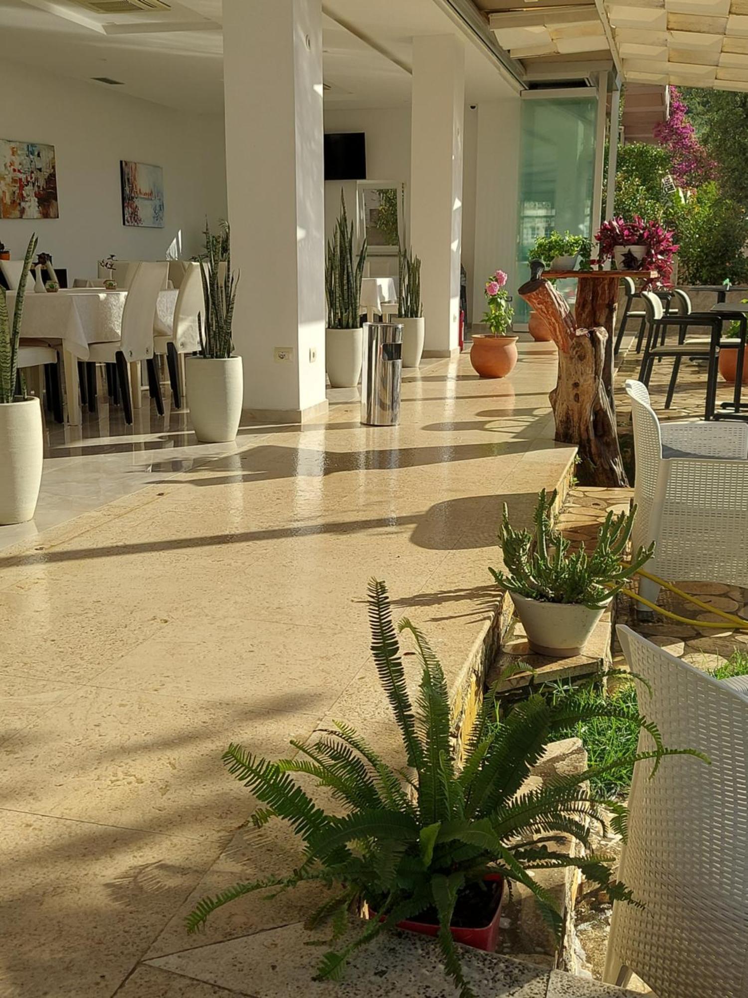 Hotel Orange Dhërmi Kültér fotó